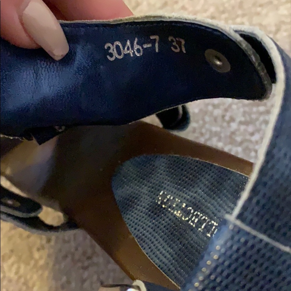 Heels - Picture 6 of 6